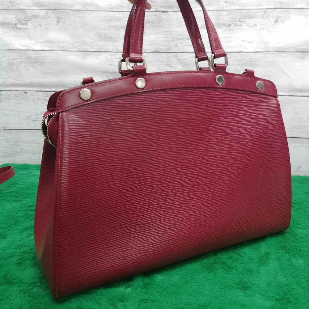 AUTHENTIC LOUIS VUITTON BREA MM EPI HANDBAg - Picture 5 of 16